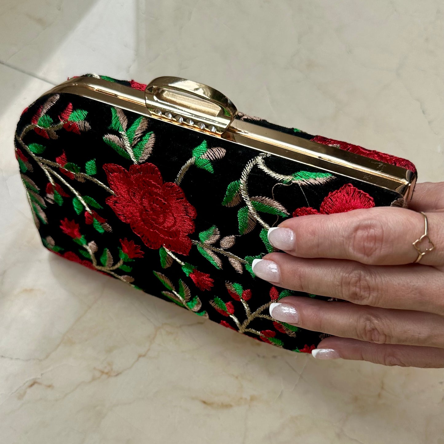 Rose clutch