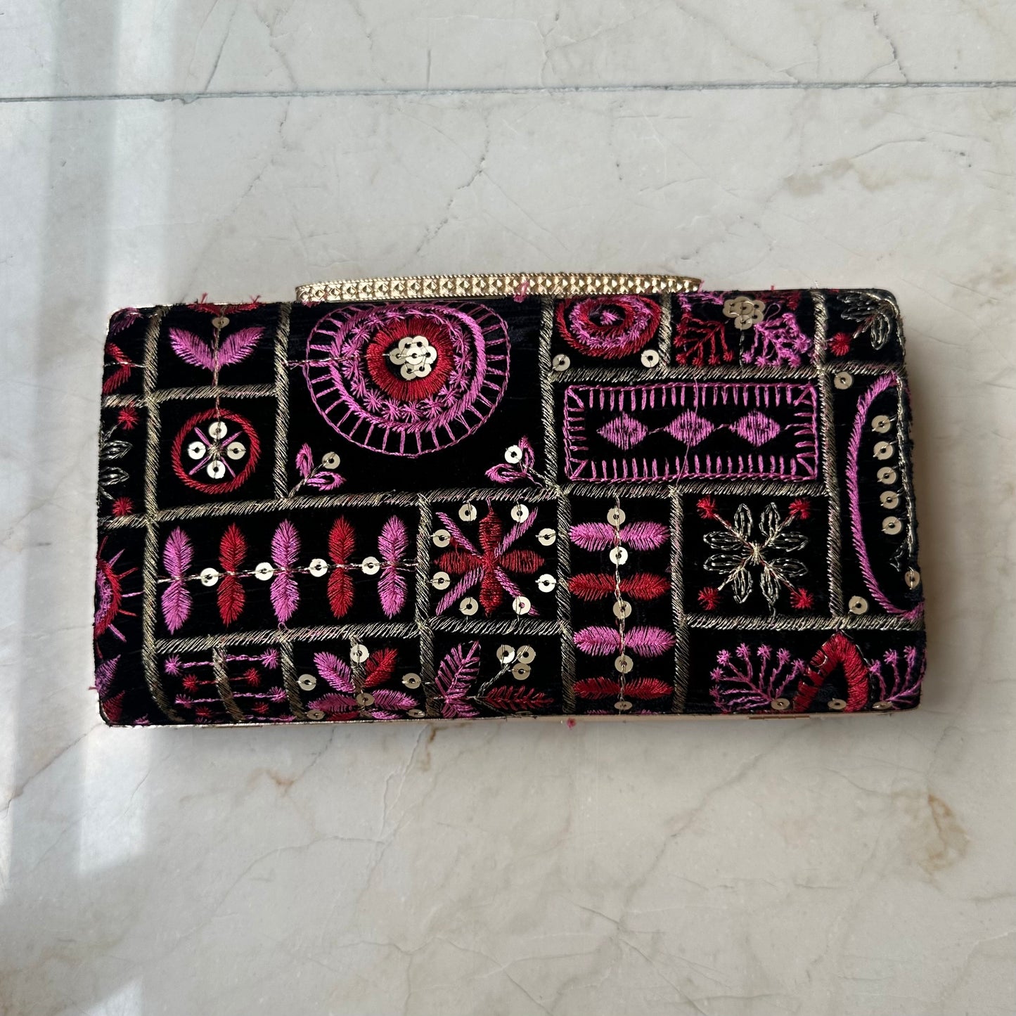 Lilly clutch