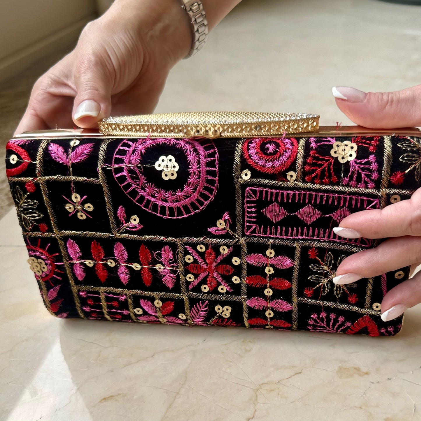 Lilly clutch
