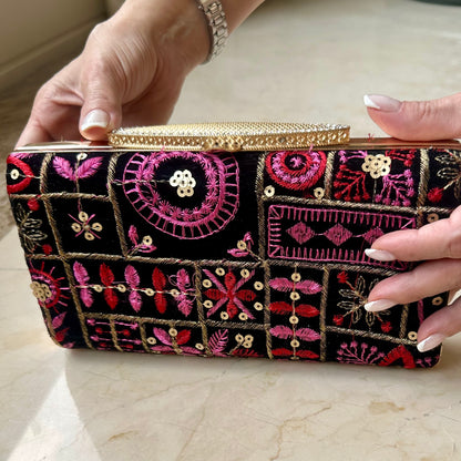 Lilly clutch