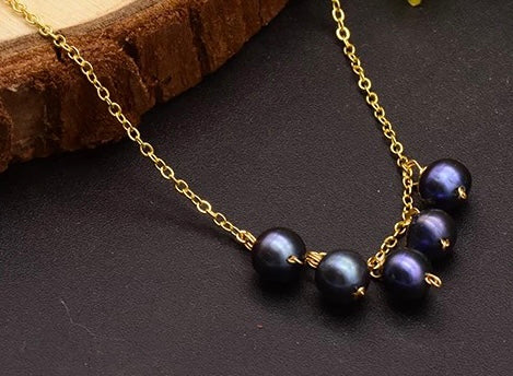 Black pearls necklace