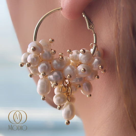 Drop pearls earrings