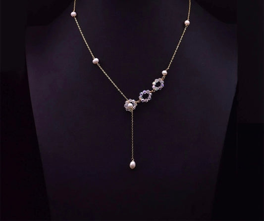 Crystal and pearls necklace