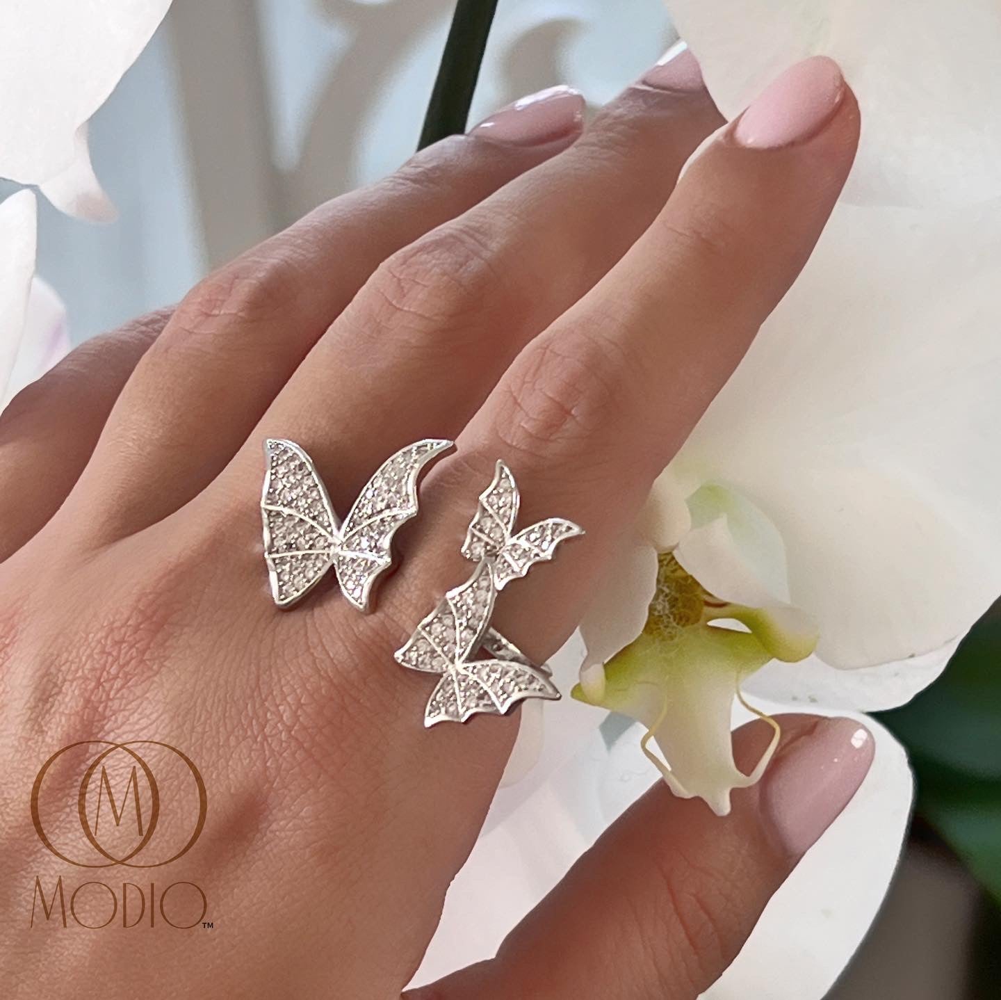 Butterfly ring